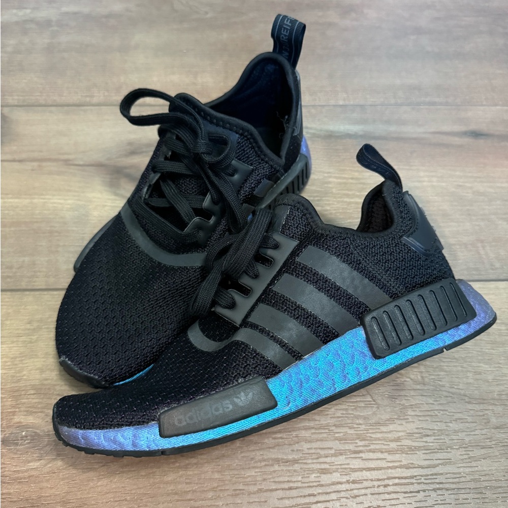 ADIDAS NMD R1 women’s in black leopard size 8